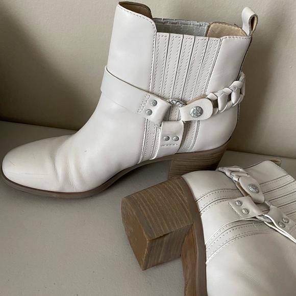 Sam Edelman Dalma Biker Bootie Ivory  Leather 8.5 - Picture 3 of 13